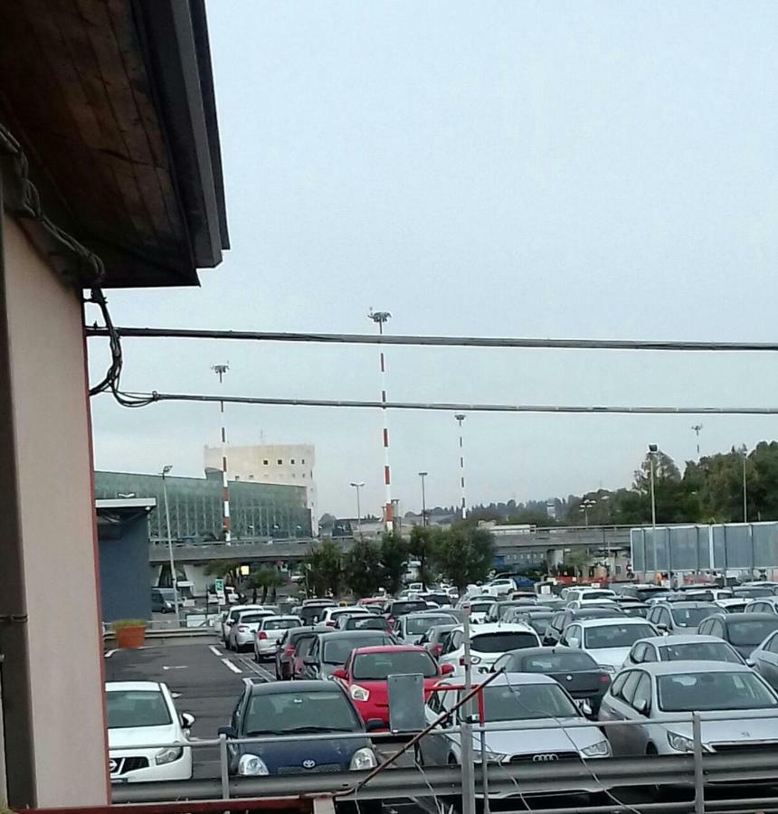 Fontanarossa Airport Apartment カターニア エクステリア 写真